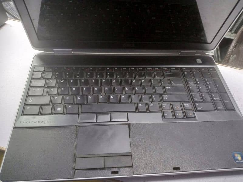 DELL LATITUDE CONDITION GOOD 2