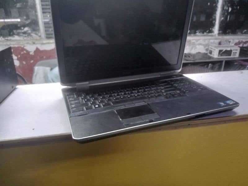 DELL LATITUDE CONDITION GOOD 4