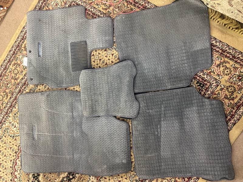 Genuine Prius Floor mats 2