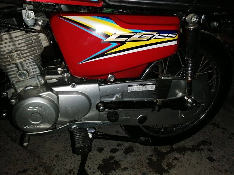 Honda CG 125 red color 3