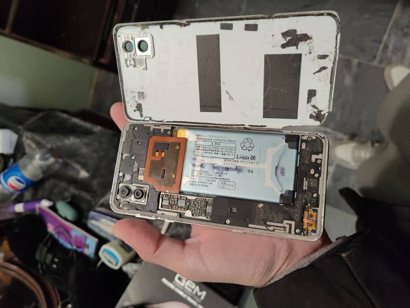 aquos r3 for parts (dead) 0