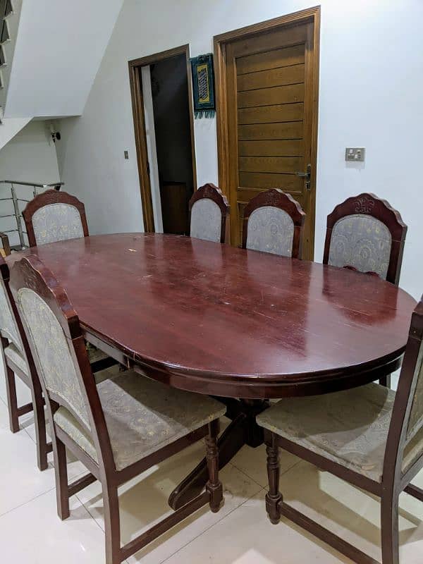 Dining table 0