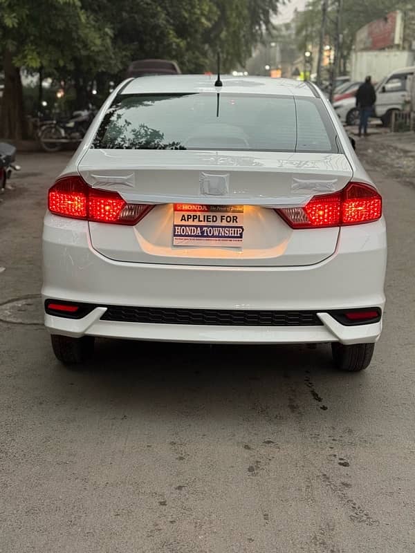 Honda City Auto IVTEC 2025 Bank leased 3