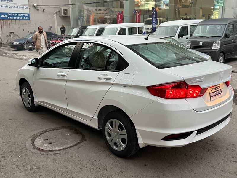 Honda City Auto IVTEC 2025 Bank leased 4