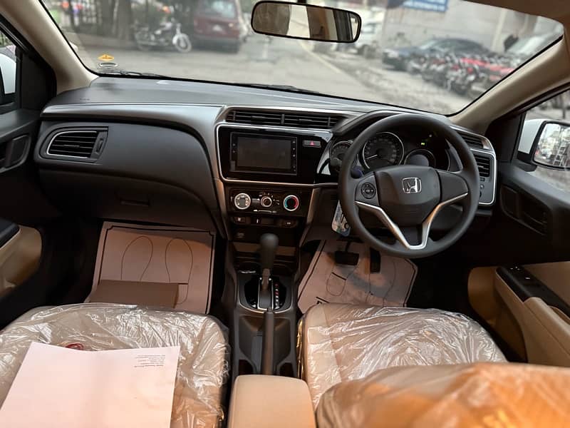 Honda City Auto IVTEC 2025 Bank leased 7