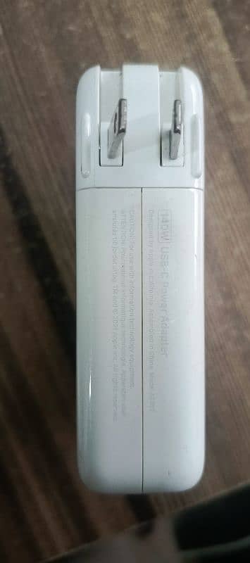 Mac book 140watt adapter 2