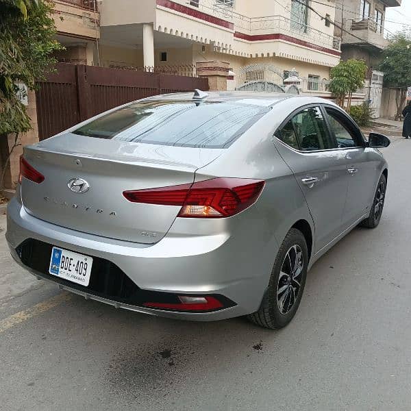 Hyundai Elantra 2024 3