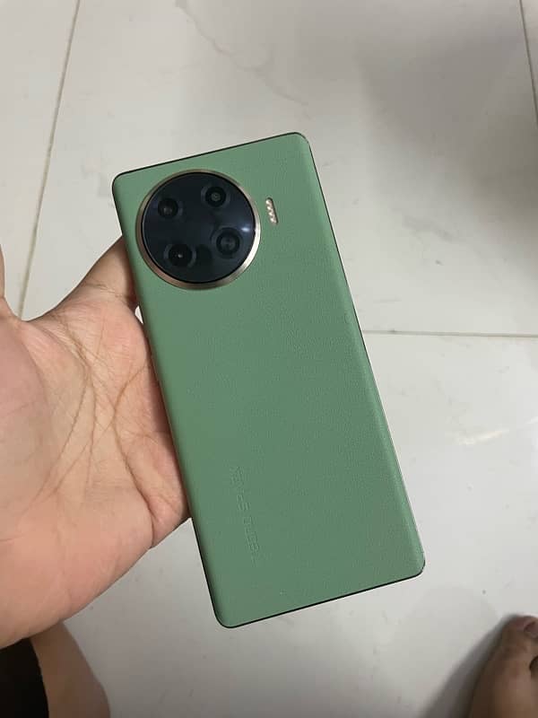 tecno spark 20 pro plus new condition ladies use green 4