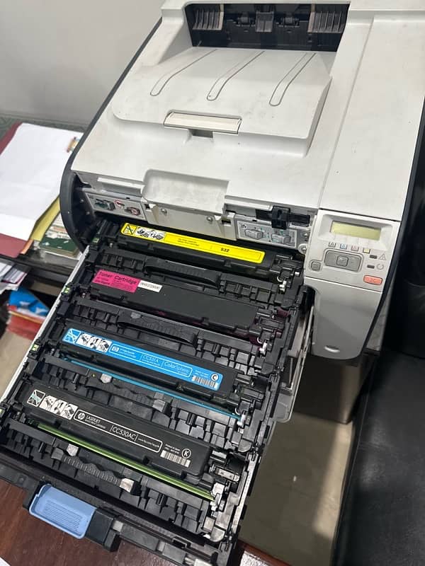 HP Color Laserjet CP2025 3