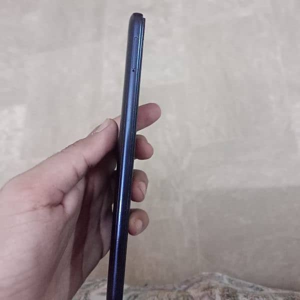 Samsung a3 non pta good in condition with box 2