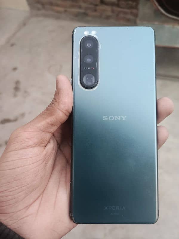 SONY XPERIA 5 MARK 3    0/3/2/3/0/8/8/5/3/4/4 0