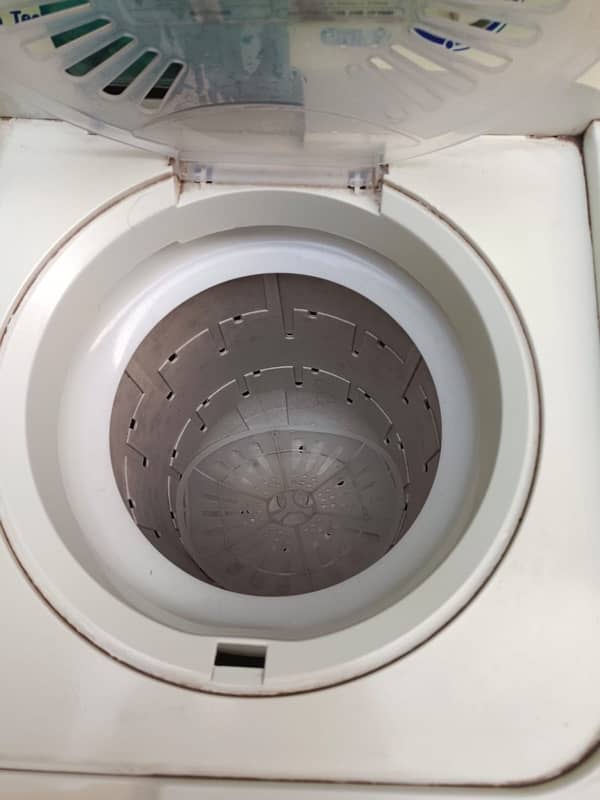 Haier washing spin and dryer 2