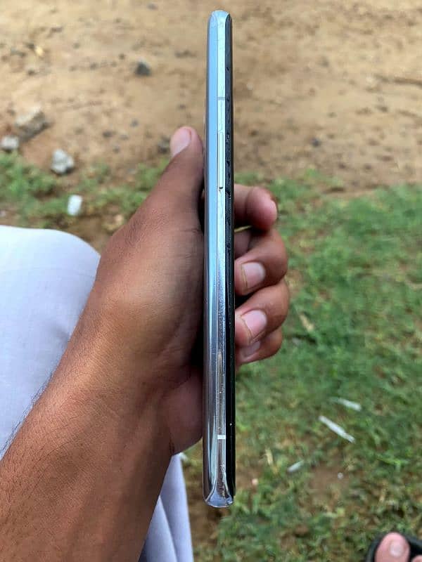 one plus 9pro RAM 8 ROOM 256 10 by 10 condition 0