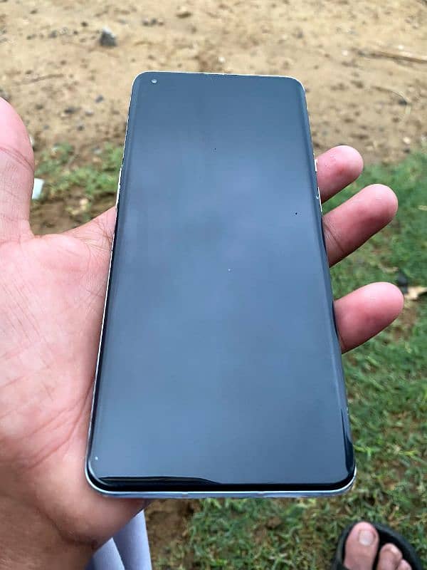 one plus 9pro RAM 8 ROOM 256 10 by 10 condition 3