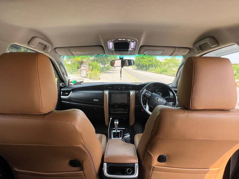 Toyota Fortuner 2.7 VVTi - Authorised Dealership Maintained 6