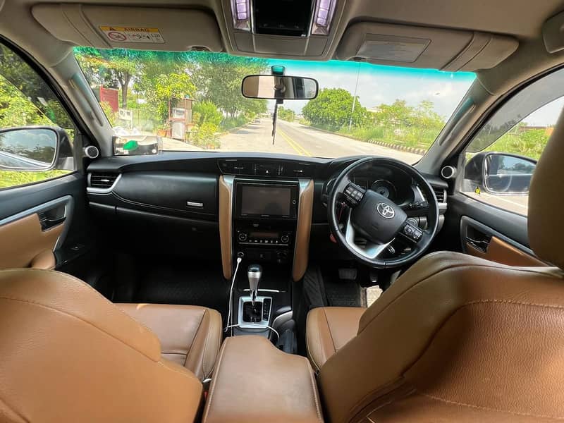 Toyota Fortuner 2.7 VVTi - Authorised Dealership Maintained 12