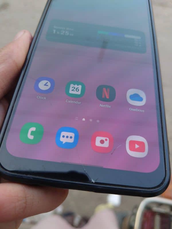 Samsung Galaxy A30s With Box ( Halka Sa Glass Break ha Touch Sahi ha ) 2