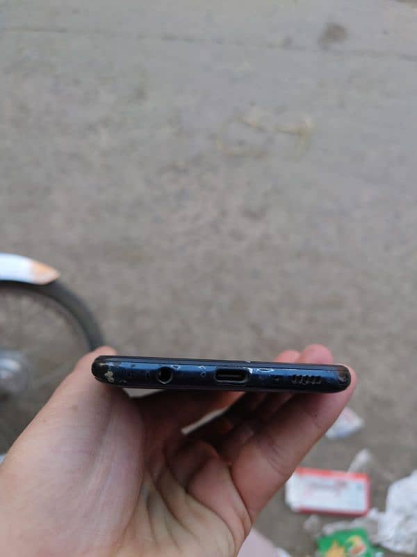 Samsung Galaxy A30s With Box ( Halka Sa Glass Break ha Touch Sahi ha ) 7