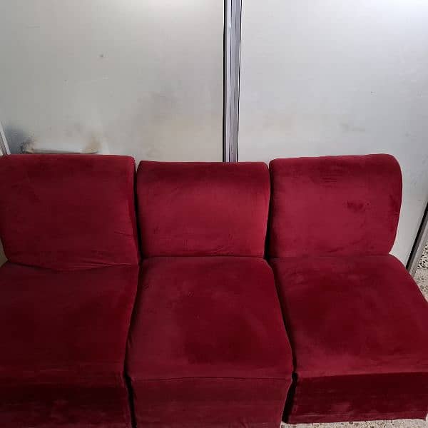 3 seats sofa 0