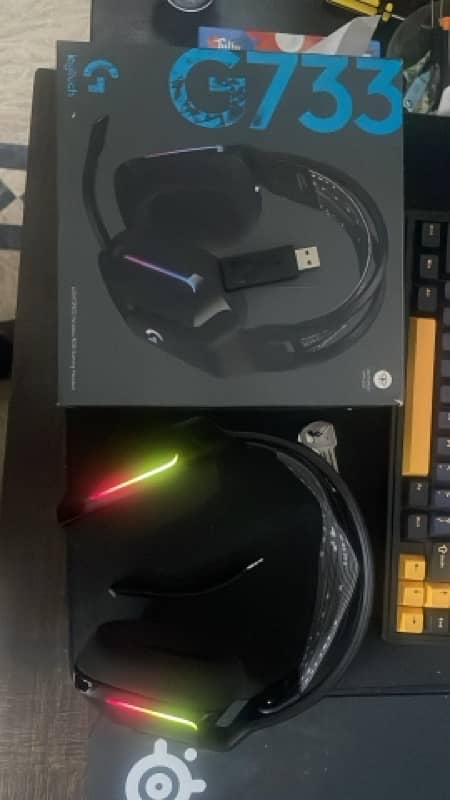 Logitech G733 rgb headphones in good condition 0