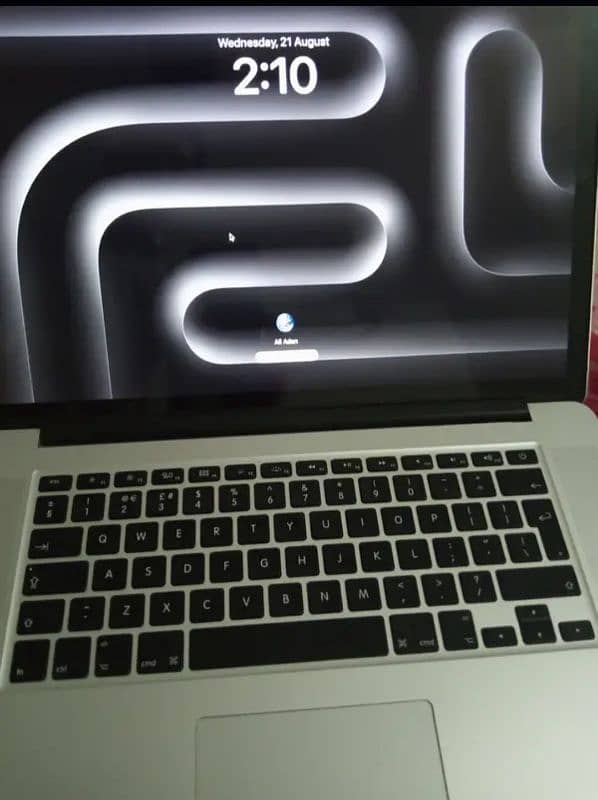 MacBook pro Mid 2015 (15.4 inch) with 16GB Ram 500GB SSD 1