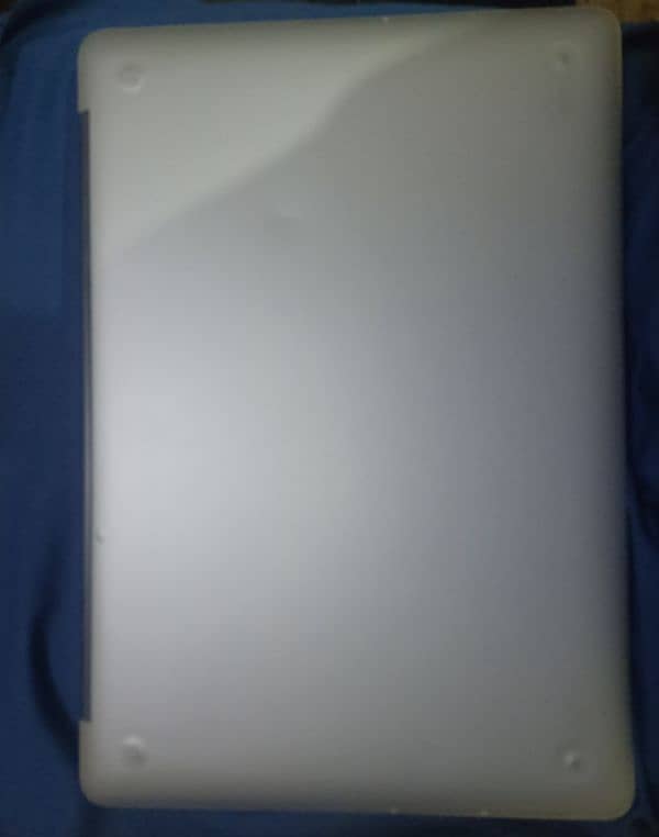 MacBook pro Mid 2015 (15.4 inch) with 16GB Ram 500GB SSD 10