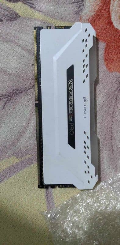 Corsair vengeance rgb pro white color 8gb ram 3200mhz 0