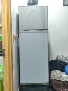 Dawlance refrigerator and freezer,model 9188,size large