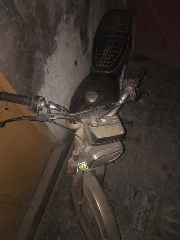 Hunza 70cc used bike 10