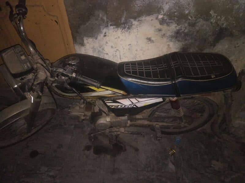 Hunza 70cc used bike 11