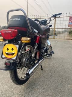 Road prince 2023 model/ Lahore register only 7800 KM's