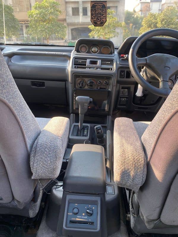 Mitsubishi Pajero 1994 9