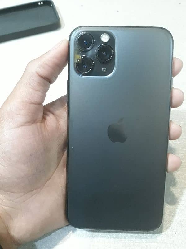 iphone 11 pro 64 GB Non Pta Sim working wala phone 1