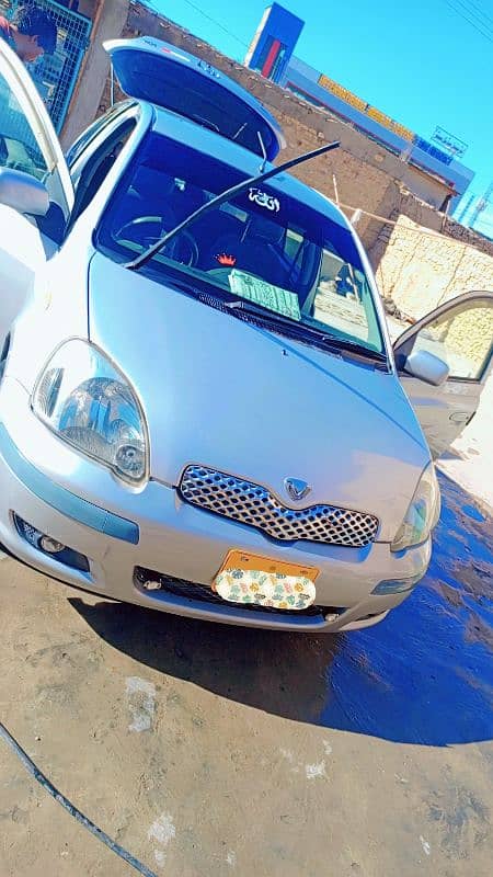 Toyota Vitz 2002 4