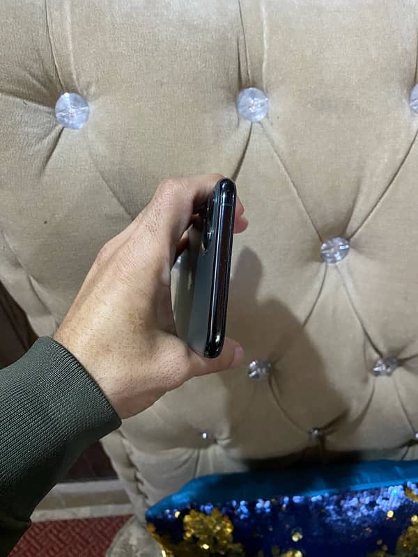 Iphone 11 pro max 256 GB Pta Approved 2