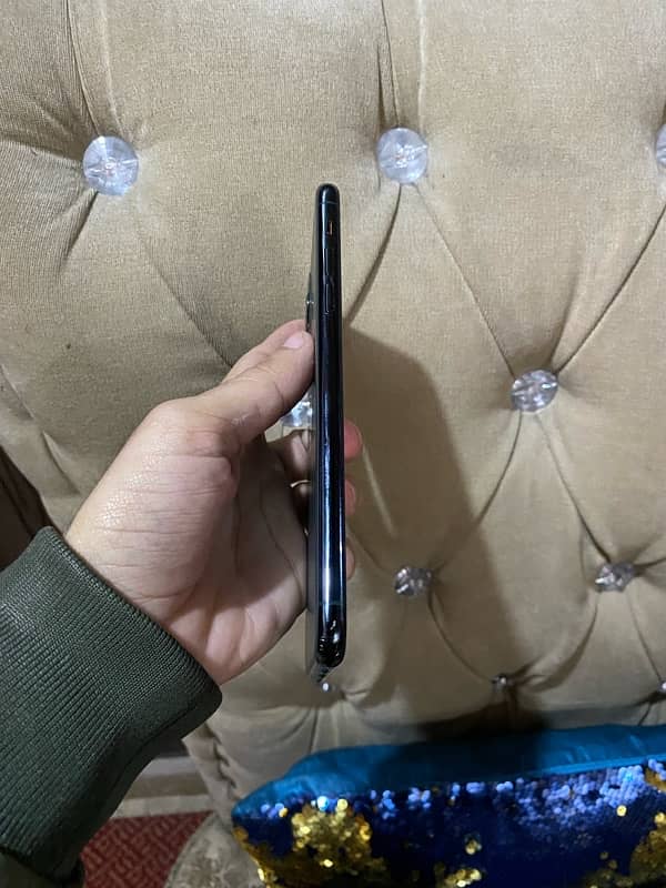 Iphone 11 pro max 256 GB Pta Approved 3