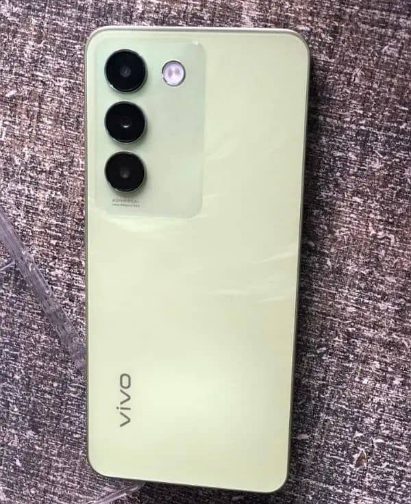 vivo y100,8/256 0