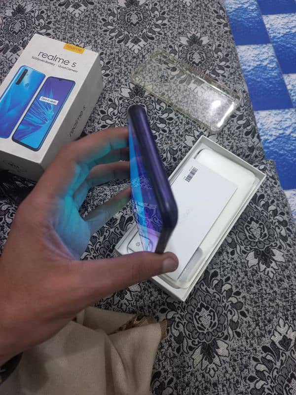 Realme 5 4/128GB with box dual sim  approved 2