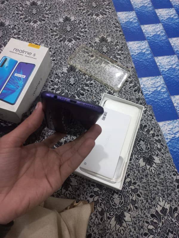 Realme 5 4/128GB with box dual sim  approved 3