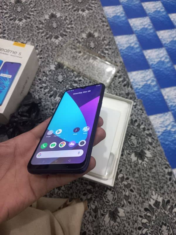 Realme 5 4/128GB with box dual sim  approved 4