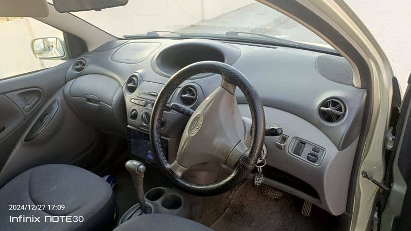 Toyota Vitz 2001 6