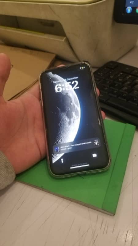 IPHONE XR (128 Gb) 10/9 Condition See Description 2