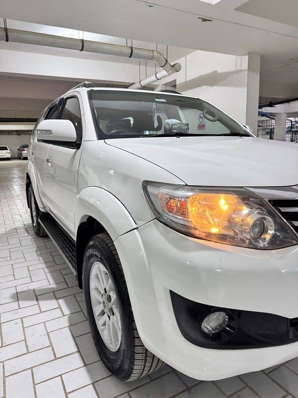 Toyota Fortuner V 2014 4