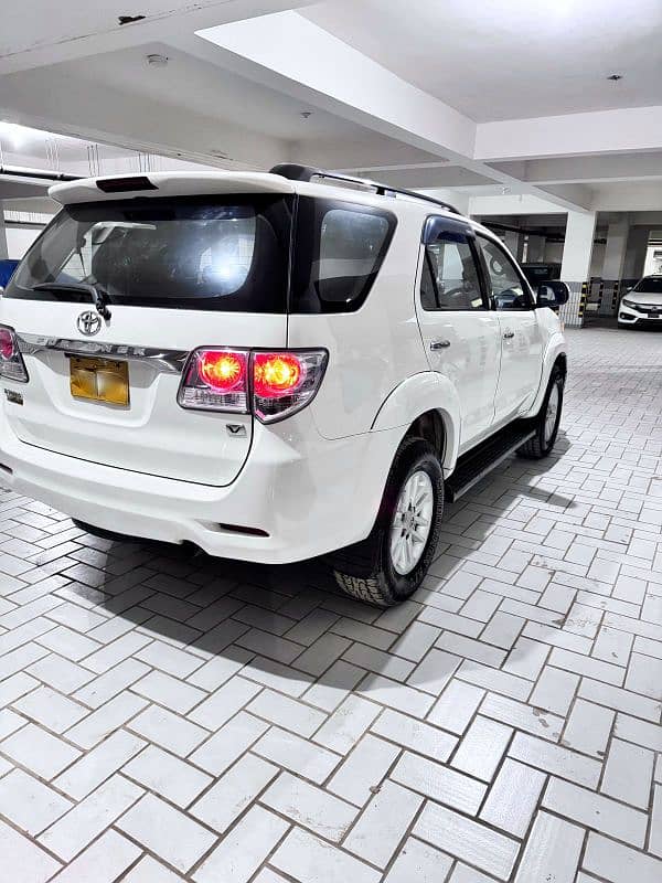 Toyota Fortuner V 2014 7