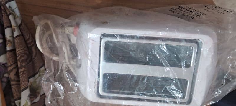 Automatic Electric Toaster  . .  brand new condition 2