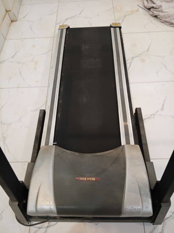 treadmill, jogging machine 1