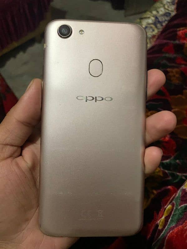 OPPO F5 1