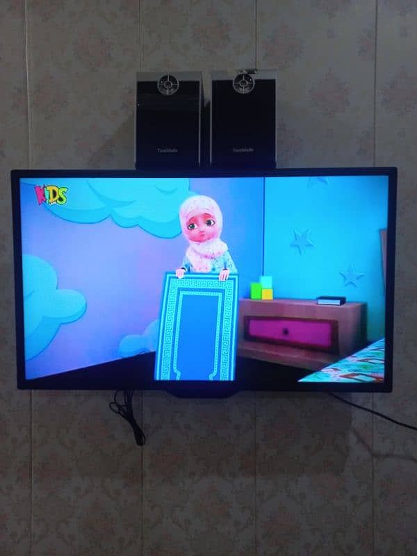 32" LED TV Full HD New Condition 0