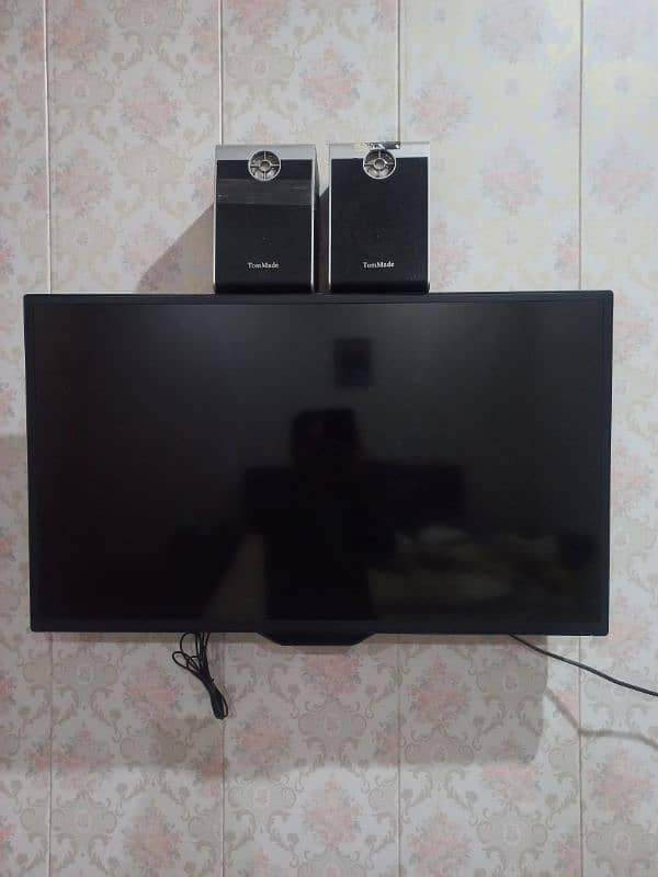 32" LED TV Full HD New Condition 3