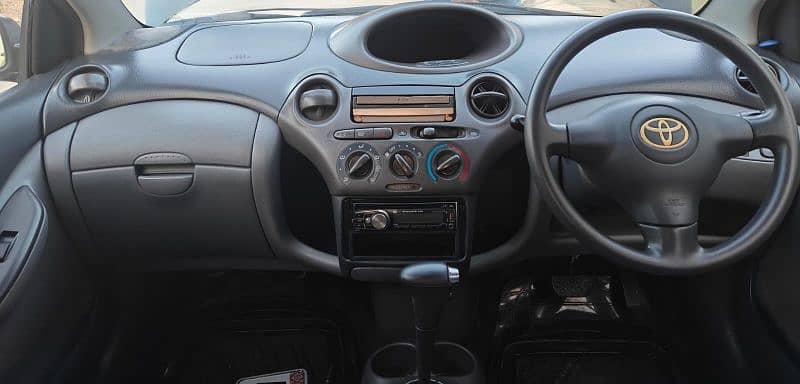 Toyota Vitz 2002 8